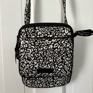 Vera Bradley Women’s Rectangular Crossbody Adjustable Camo Cat Hipster Bag EUC